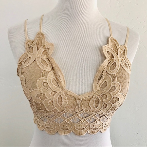 💥LAST ONE💥 Crochet Lace Bralette in Taupe - Picture 2 of 5